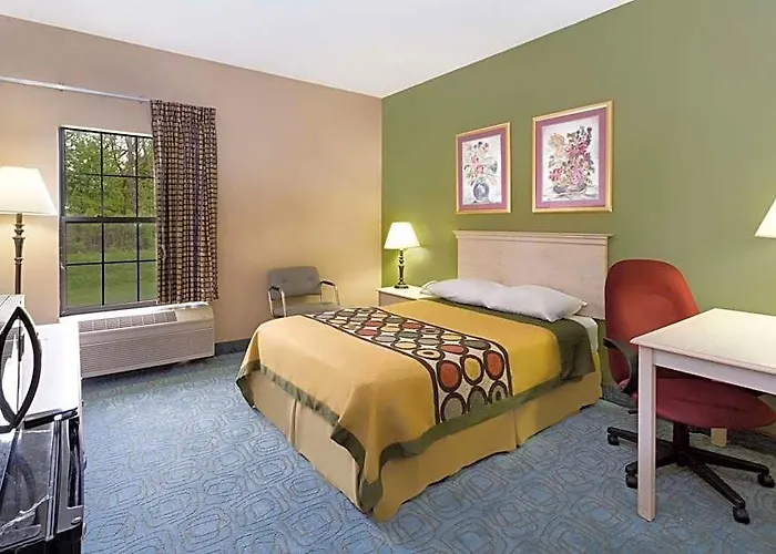 Super 8 By Wyndham Hotel